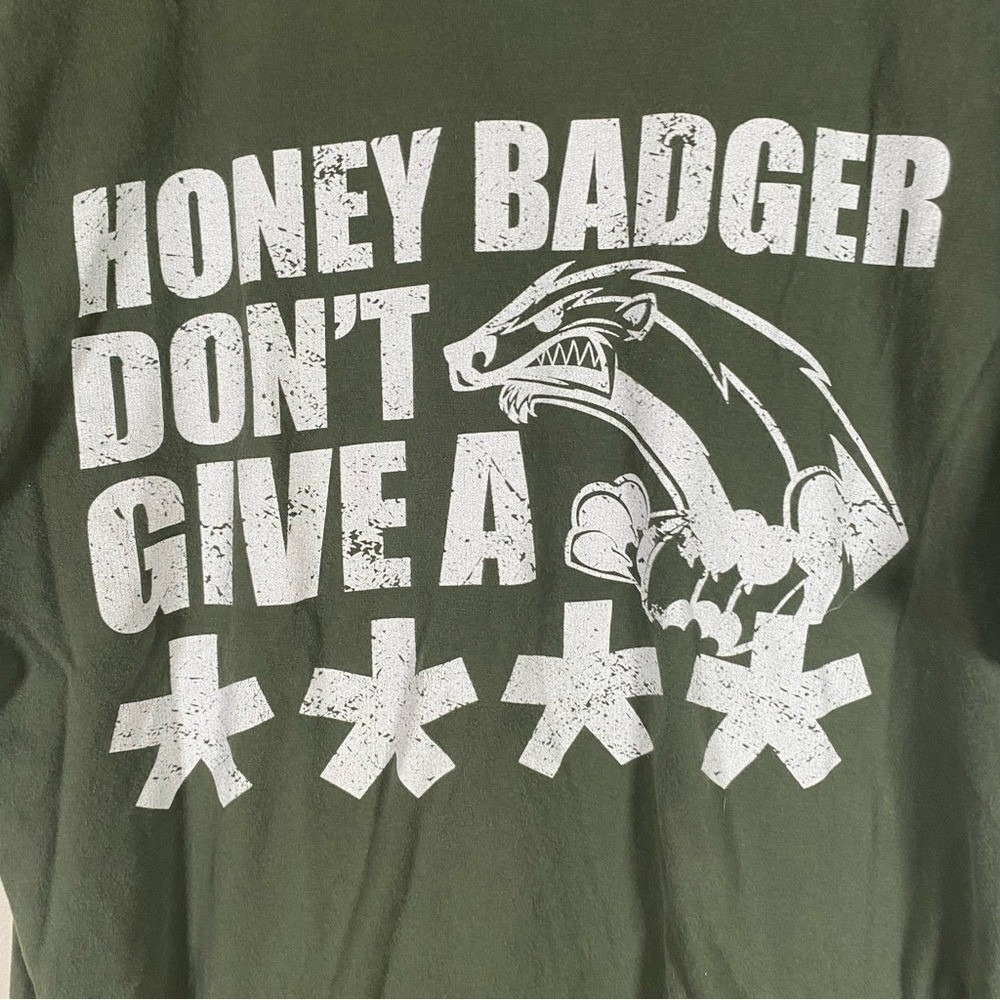 Funny honey badger don't give a **** Green Graphic T-Shirt size XL unisex - Picture 2 of 5